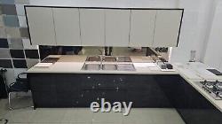 Ex Display Gloss Handleless Kitchen Gloss Handleless Amazon Metrix Sand Texture