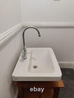 Porcelain sink plus mixer tap